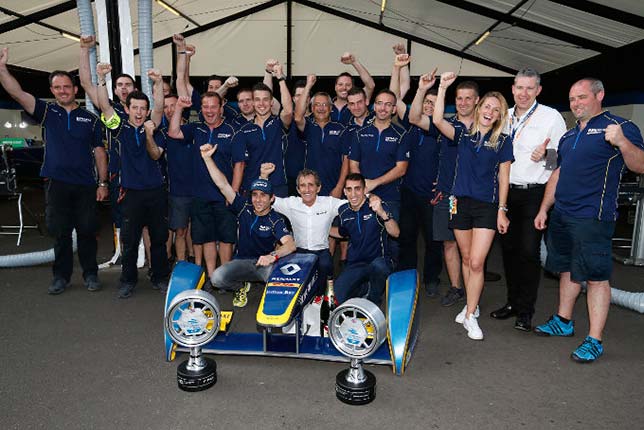Команда e.dams - победитель командного зачёта в дебютном сезоне Формулы E