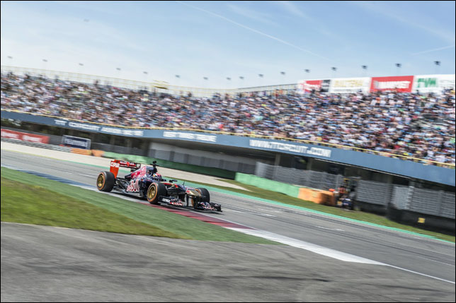 Макс Ферстаппен на Toro Rosso на заездах в Ассене (2015 год)