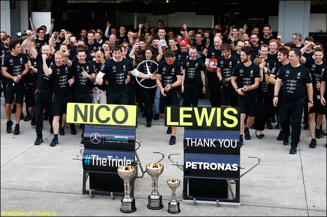 В Mercedes празднуют победу в Кубке конструкторов