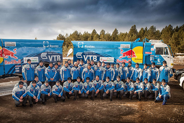 Команда КАМАЗ-Мастер на финальном смотре команды на тестовой трассе в Тарловке