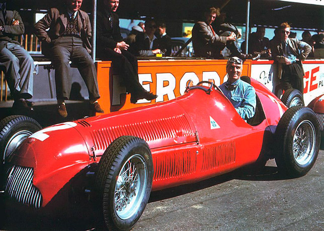 Джузеппе Фарина на его Alfa Romeo 158