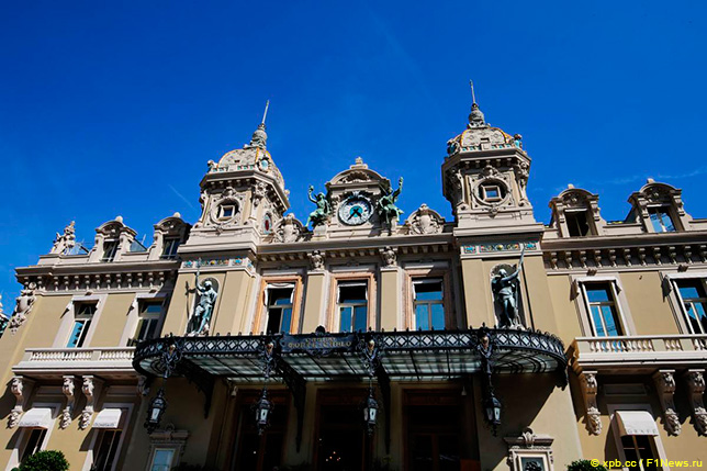 Знаменитое казино в Монако