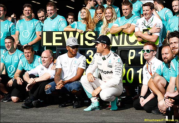 Команда Mercedes отмечает 1-е и 3-е место в Гран При Бельгии 2016