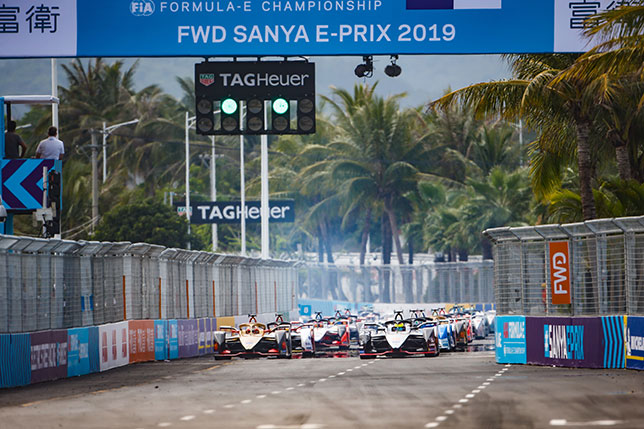 Старт гонки Формулы E в Санье, 2019 год
