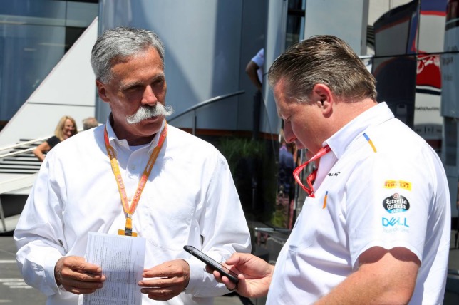 Чейз Кэри, исполнительный директор Формулы 1, и Зак Браун, глава McLaren Racing