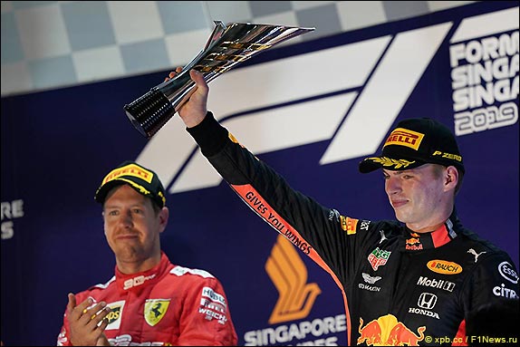 Полдиум Гран При Стингапура 2019. Макс Ферстаппен.