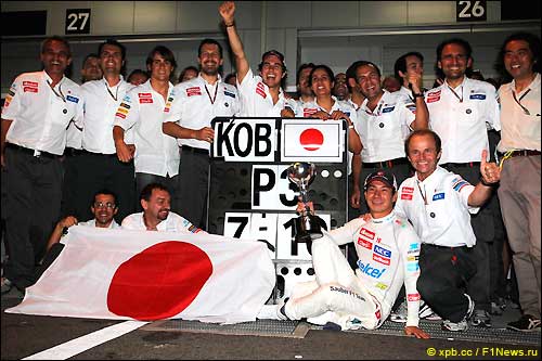 Команда Sauber отмечает третье место Камуи Кобаяши в Гран При Японии 2012