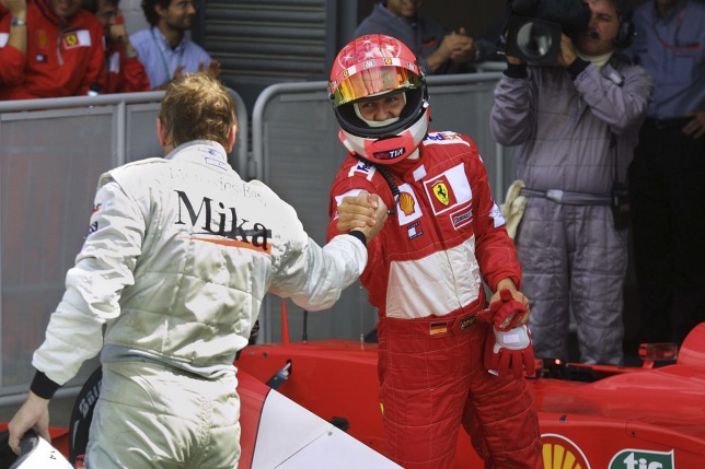 Мика Хаккинен и Михаль Шумахер на Гран При Великобритании 2001 года, фото HochZwei