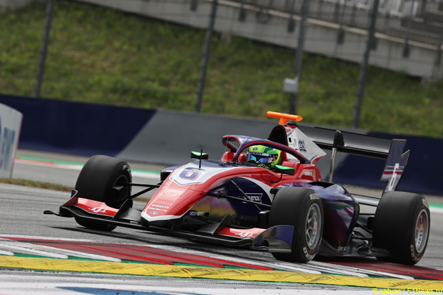Давид Шумахер одержал первую победу в Формуле 3