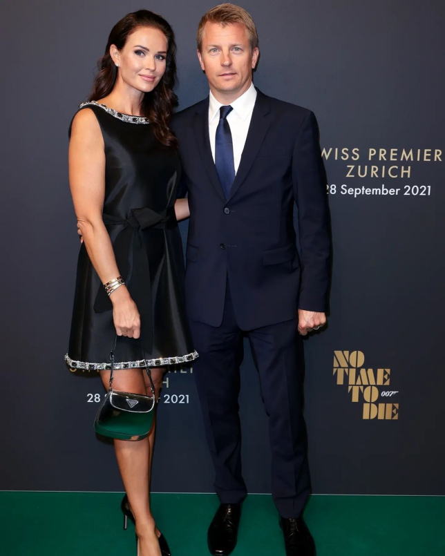 Кими Райкконен с супругой на преьмере No Time to Die, фото из Instagram Минтту Райкконен