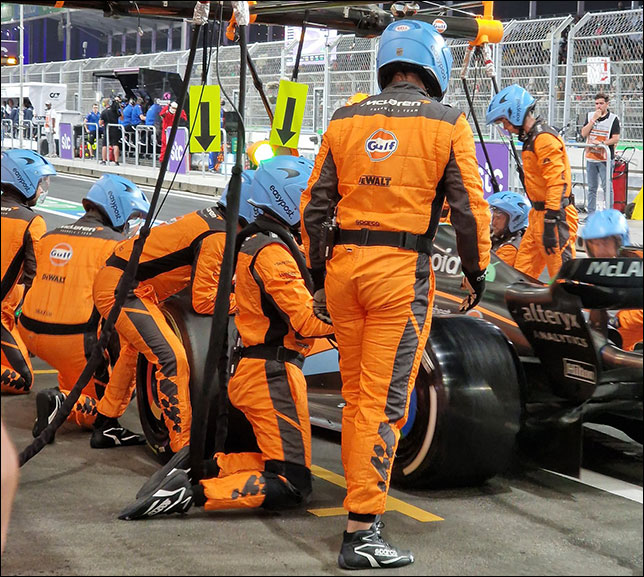 Пит-стоп Даниэля Риккардо. Фото пресс-службы McLaren