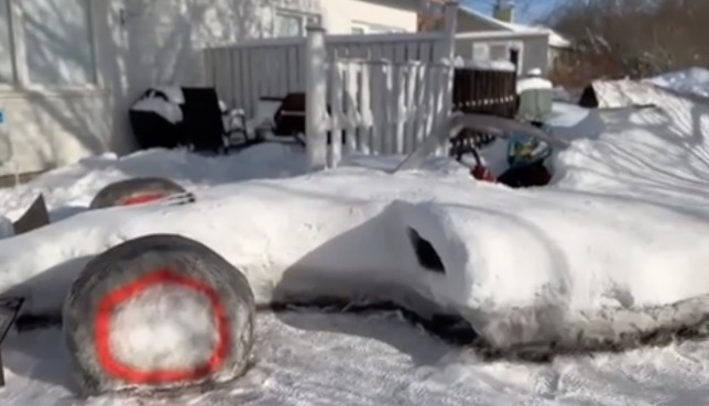 Гоночный снегомобиль, фото из социальных сетей
