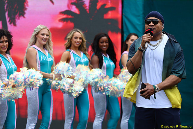 LL Cool J на церемонии представления гонщиков в Майами