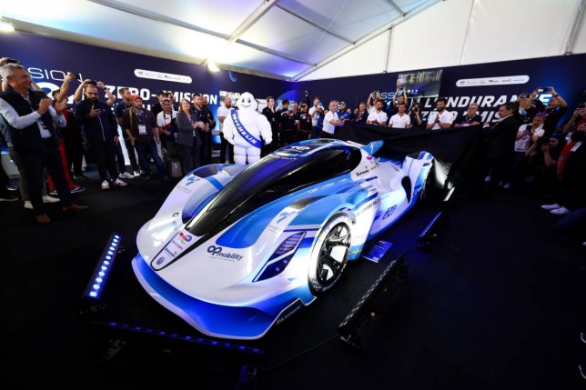 Ле-Ман: Публике показали водородные гоночные машины