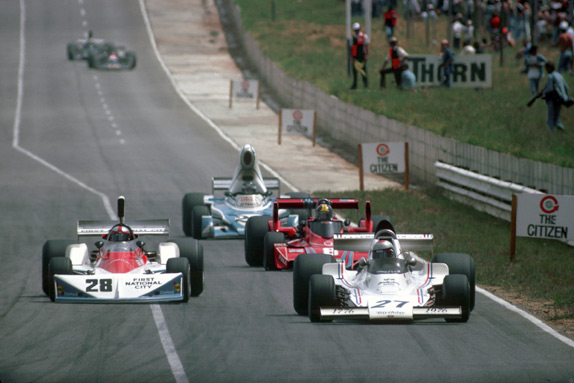 Марио Андретти, Джон Уотсон, Карлус Пасе и Жак Лаффит на Гран При ЮАР 1976 года