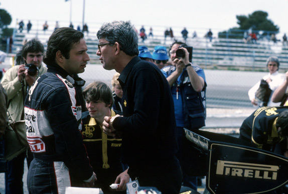 Пилот Lotus Элио де Анжелис на Гран При Франции 1983 года