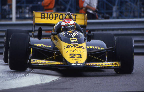 Адриан Кампос на Minardi на Гран При Монако 1987 года