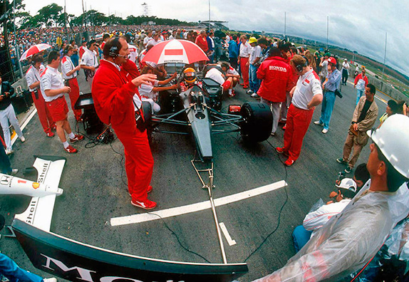 Рон Деннис и Айртон Сенна на стартовой решётке Гран При Бразилии 1991 года. Фото McLaren