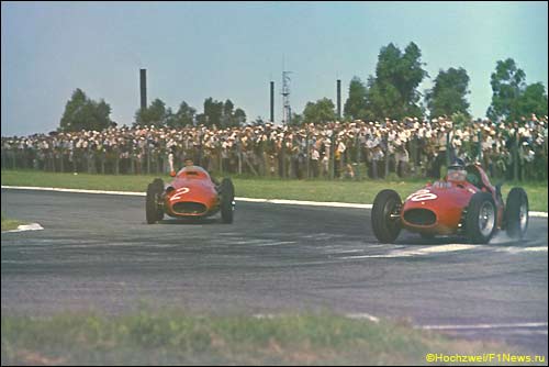 Гран При Аргентины'58.  Хуан-Мануэль Фанхио (Maserati) и Майк Хоторн (Ferrari)