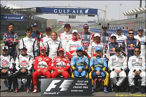 Гонщики перед стартом чемпионата 2006 года