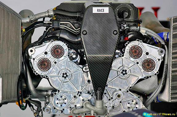 Двигатель Cosworth V8 команды Williams