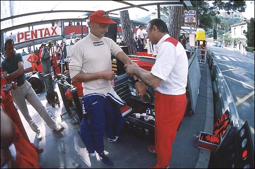 Гран При Монако'84. Ники Лауда в боксах McLaren