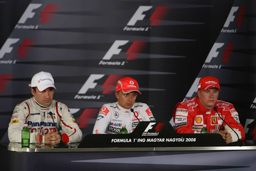 Слева направо: Тимо Глок (Toyota), Хейкки Ковалайнен (McLaren Mercedes), Кими Райкконен (Ferrari)