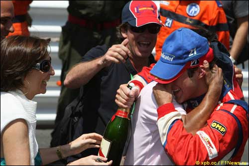 Бруно Сенна выиграл первую гонку GP2 в Монако