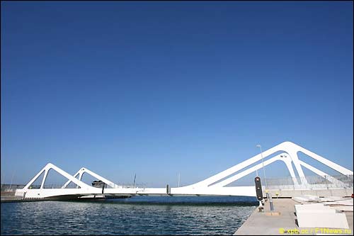 Поворотный мост в Валенсии