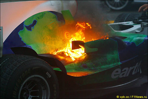 После финиша Гран При Бразилии Honda Дженсона Баттона загорелась. Дурной знак?..