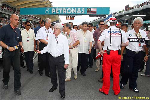 Берни Экклстоун перед стартом Гран При Малайзии