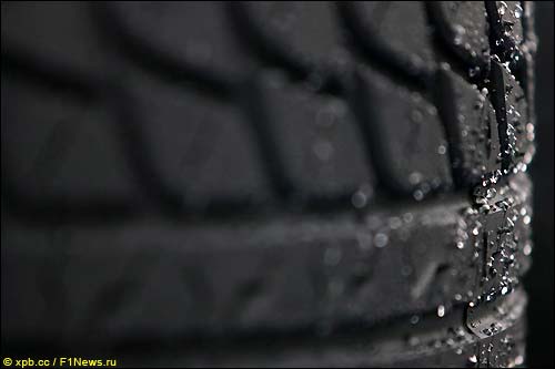 Дождевая резина Bridgestone
