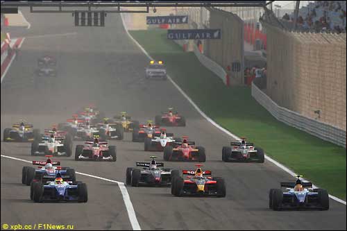 Старт гонки GP2 Asia в Бахрейне
