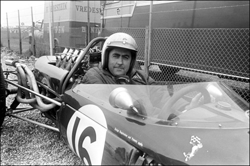 Джек Брэбэм в кокпите Brabham-Repco на Гран При Нидерландов