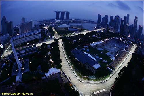 Сингапурская трасса в сумерках