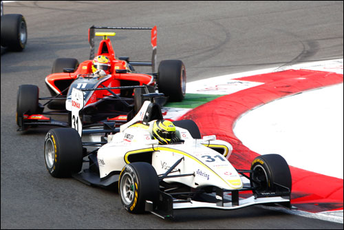 В GP3 Найджел Мелькер (№31) и Рио Харьянто были соперниками, в GP2 станут напарниками