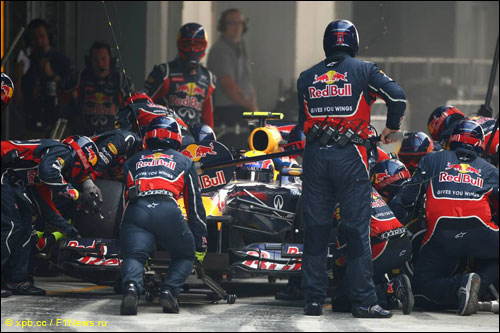 Механики Red Bull Racing - 'чемпионы по пит-стопам' 2011 года