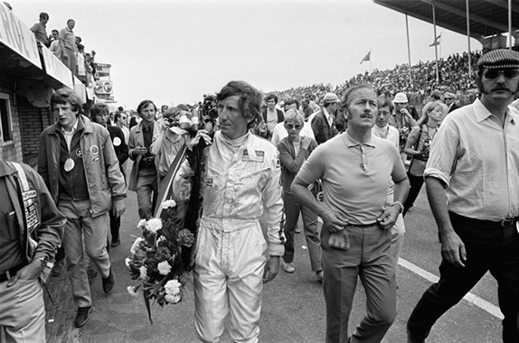 Йохен Риндт и Колин Чэпмэн после финиша Гран При Нидерландов 1970 года