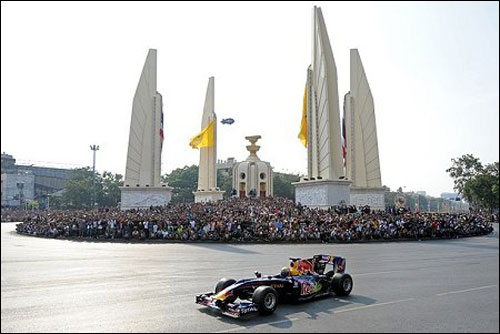 Демонстрационные заезды Red Bull Racing в Бангкоке