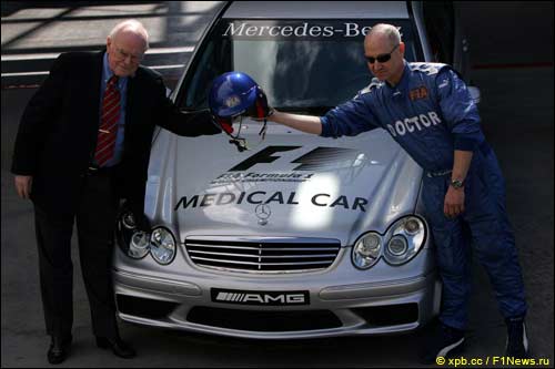 В 2005-м Сид Уоткинс (слева) передал полномочия Медицинского делегата FIA доктору Гэри Хартстайну