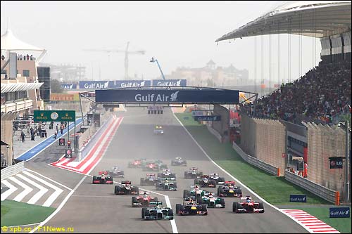 Старт Гран При Бахрейна 2013