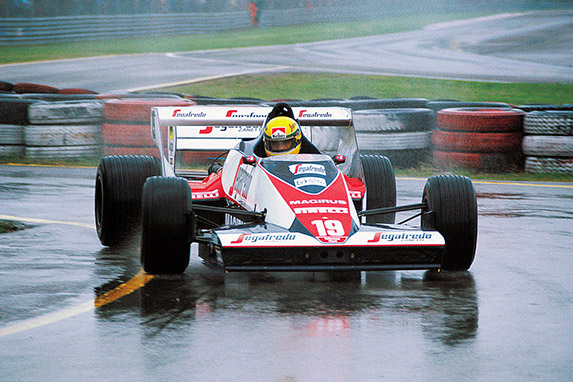 Айртон Сенна пытается пройти квалификацию на Гран При Сан-Марино 1984 года