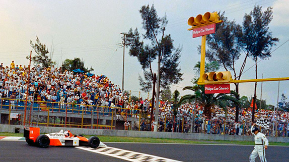 Ален Прост выигрывает Гран При Мексики 1988 года