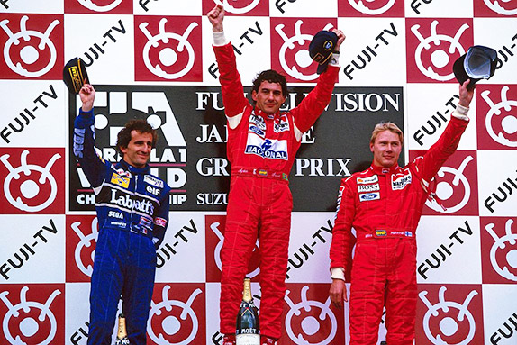 Подиум Гран При Японии 1993 года: Ален Прост, Айртон Сенна и Мика Хаккинен