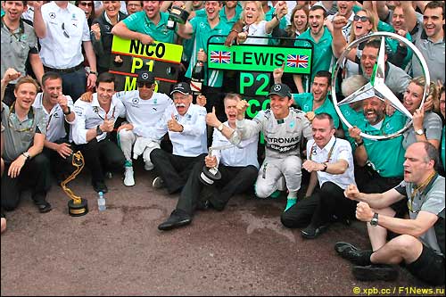 Mercedes празднует победный дубль в Гран При Монако 2014