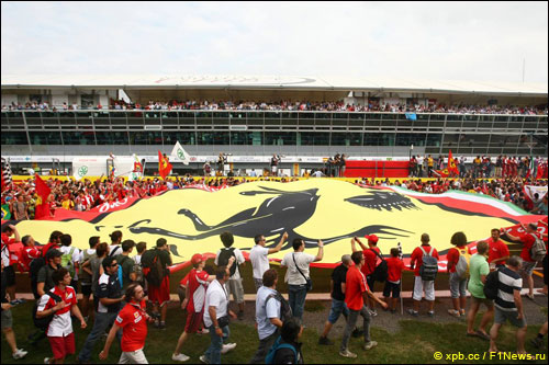 Болельщики Ferrari в Монце