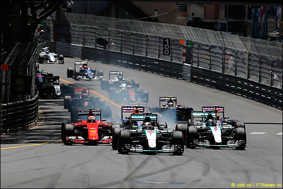 Старт Гран При Монако 2015