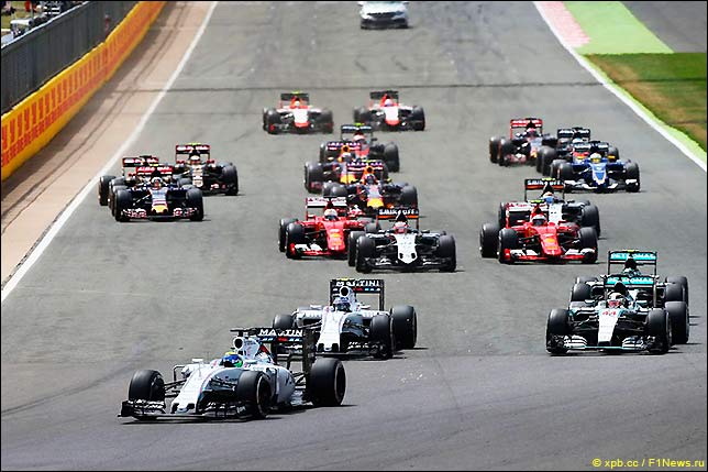 Старт Гран При Великобритании 2015