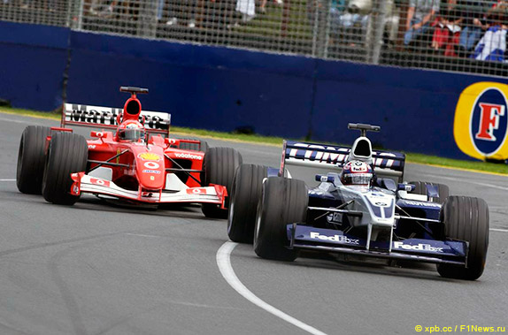 Хуан-Пабло Монтойя и Михаэль Шумахер на Гран При Австралии 2002 года