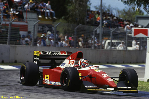 Герхард Бергер за рулём Ferrari F93A на трассе Гран При Австралии, 1993 год